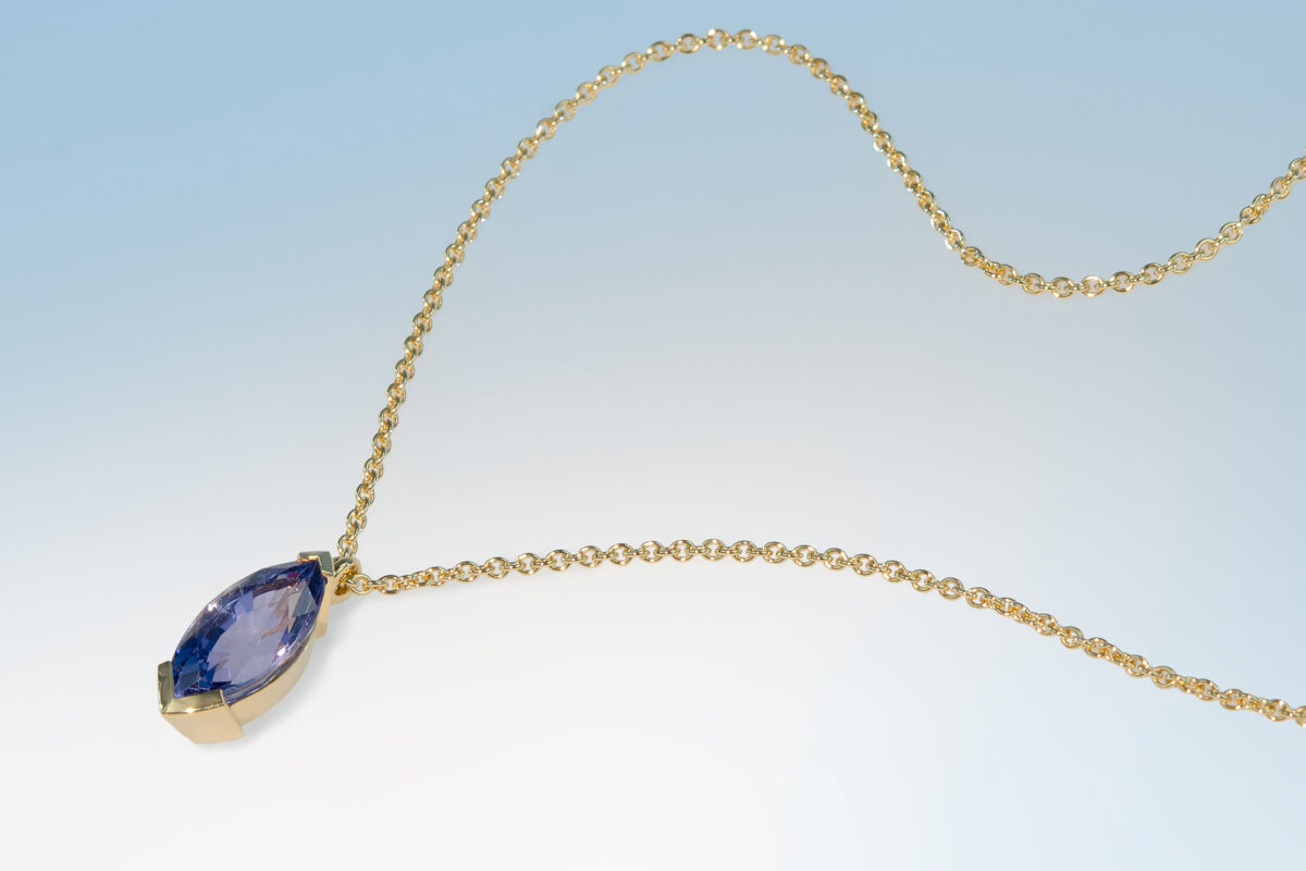 Anhaenger saphir navette